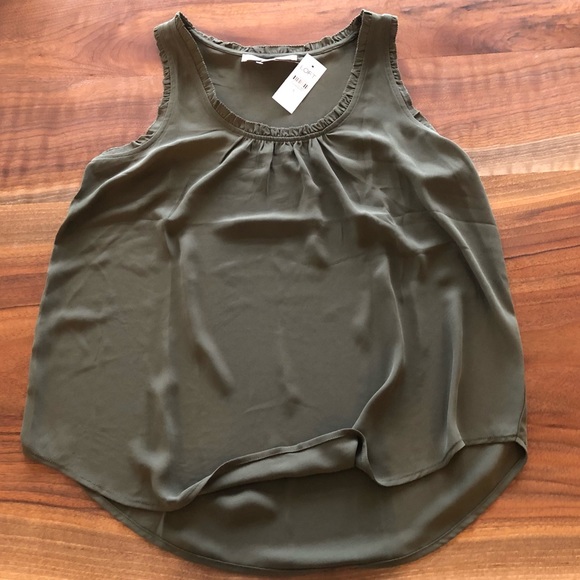 ★NWT★ Chic Ruffle Neck Tank Top!! Anne Taylor LOFT Army Green Sleeveless Blouse - Picture 6 of 11